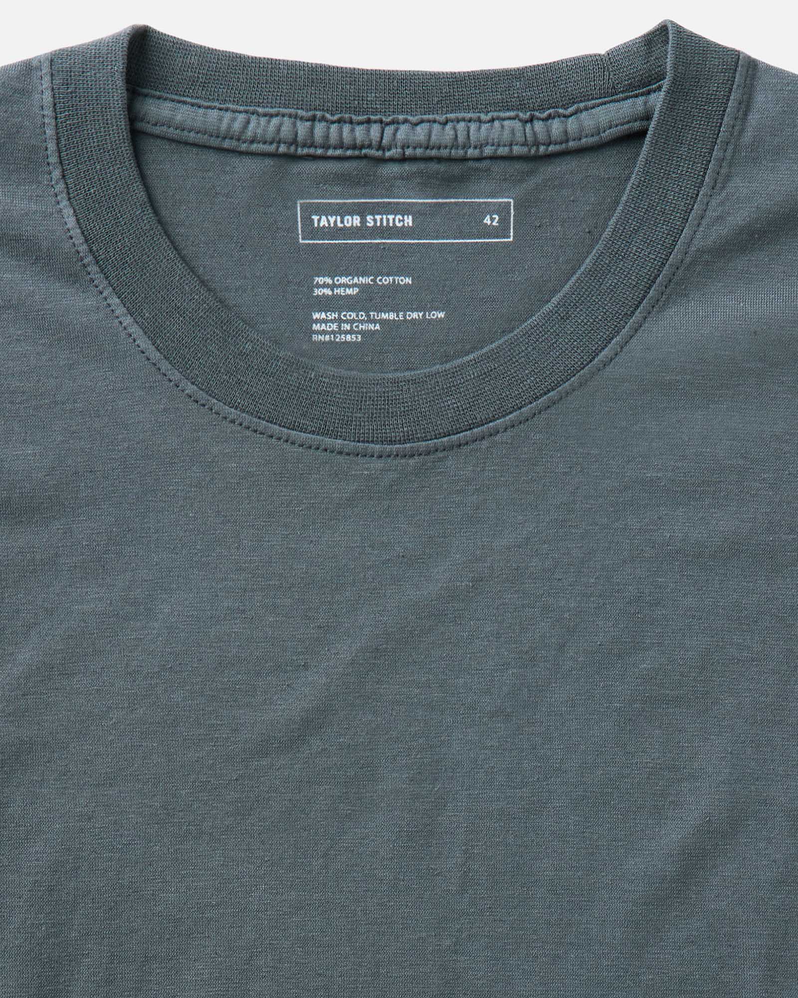 The Cotton Hemp Tee in Navy - Image 4